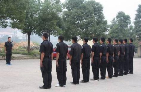 關(guān)于小區(qū)的門口物業(yè)保安的工作職責(zé)，有興趣的可以了解下